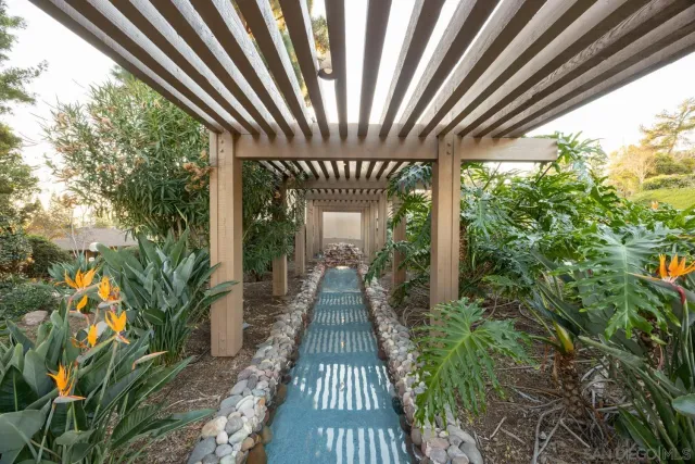 $409,000 | 5704 Baltimore Drive, Unit 304, La Mesa, CA 91942