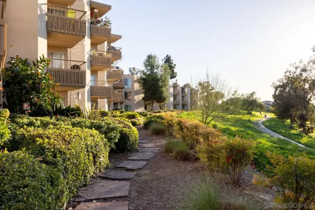 $409,000 | 5704 Baltimore Drive, Unit 304, La Mesa, CA 91942