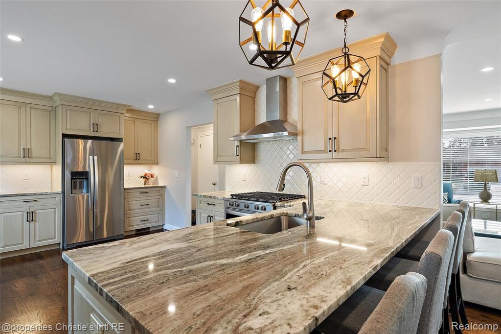 540 Shoreham Road Grosse Pointe Woods, MI 48236 - Photo 13 of 44