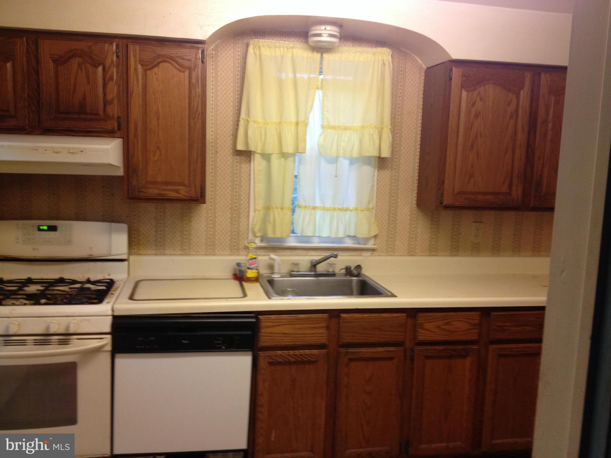 7114 Deerfield Road Pikesville, MD 21208 - Photo 5 of 9 Kitchen