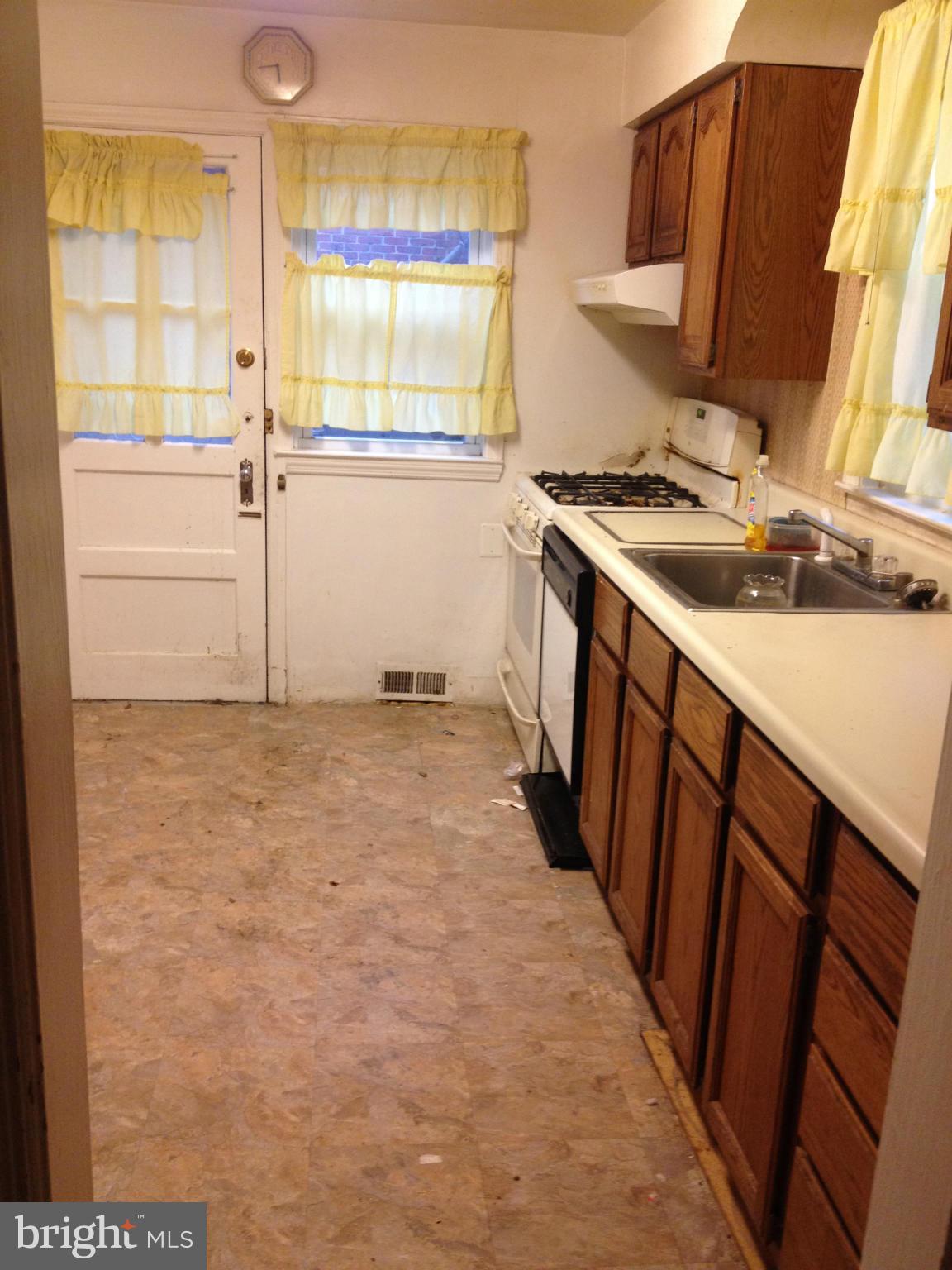 7114 Deerfield Road Pikesville, MD 21208 - Photo 6 of 9 Kitchen
