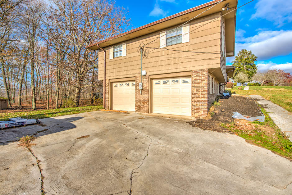 583 Stephens Road Rocky Top, TN 37769 - Photo 27 of 27 Two-car garage