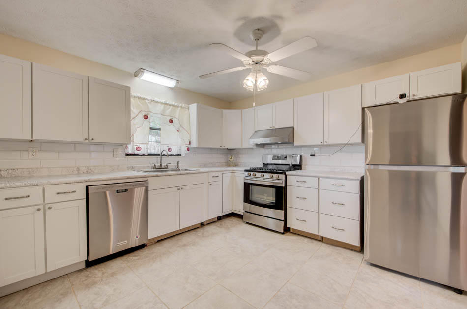 583 Stephens Road Rocky Top, TN 37769 - Photo 8 of 27 New kitchen