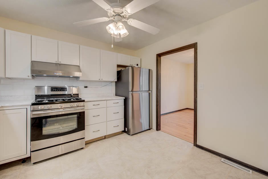 583 Stephens Road Rocky Top, TN 37769 - Photo 9 of 27 New kitchen
