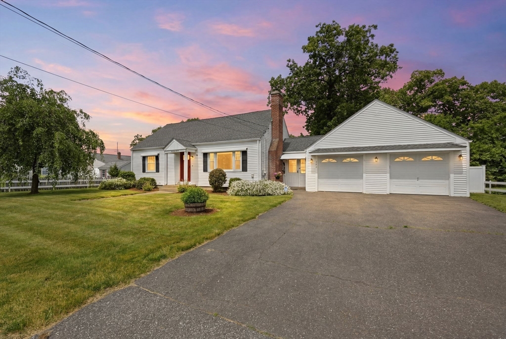271 Wildermere Street Chicopee, MA 01020 - Photo 3 of 41