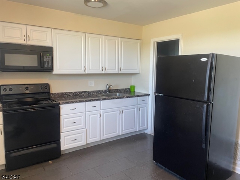 28 East Camplain Road Manville, NJ 08835 - Photo 7 of 7