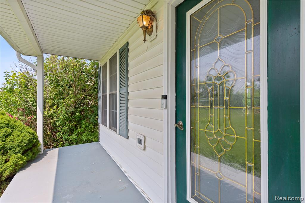12172 Rynn Road Emmett, MI 48022 - Photo 2 of 38