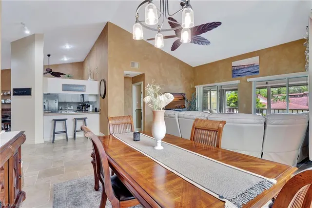 $3,700 | 2103 Tama Circle, Unit 202, Naples, FL 34112