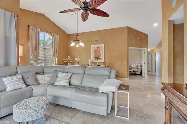 $3,700 | 2103 Tama Circle, Unit 202, Naples, FL 34112