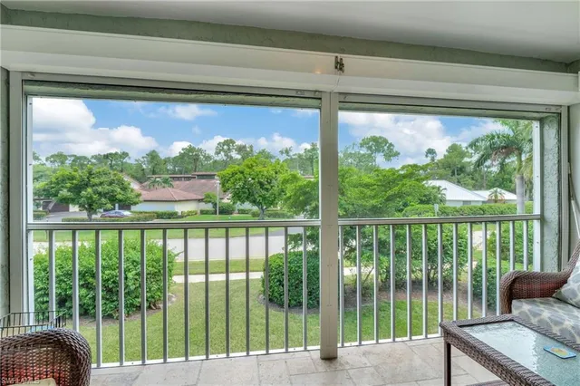 $3,700 | 2103 Tama Circle, Unit 202, Naples, FL 34112