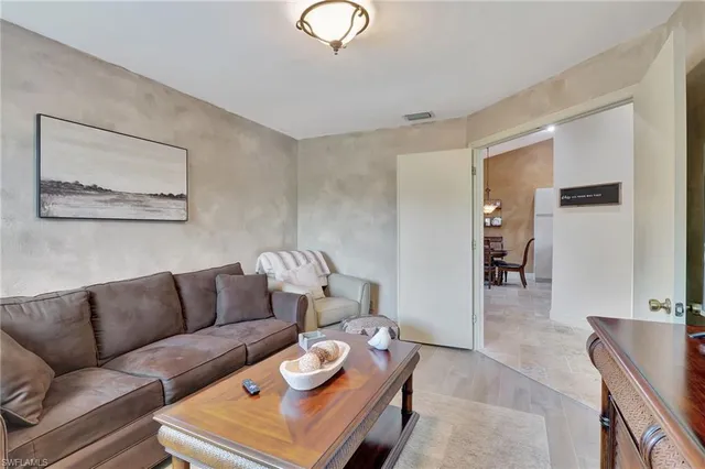 $3,700 | 2103 Tama Circle, Unit 202, Naples, FL 34112