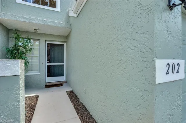$3,700 | 2103 Tama Circle, Unit 202, Naples, FL 34112