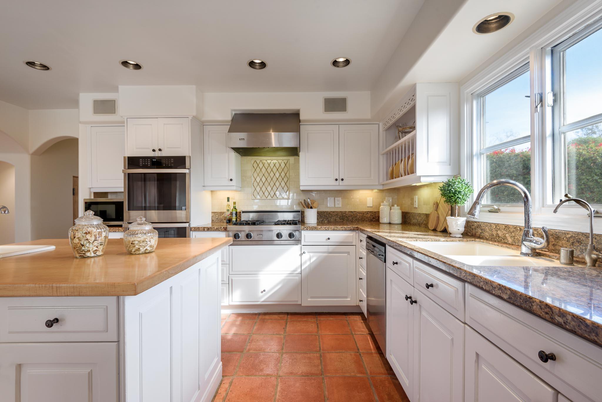 7350 Shepard Mesa Road Carpinteria, CA 93013 - Photo 9 of 33 Kitchen