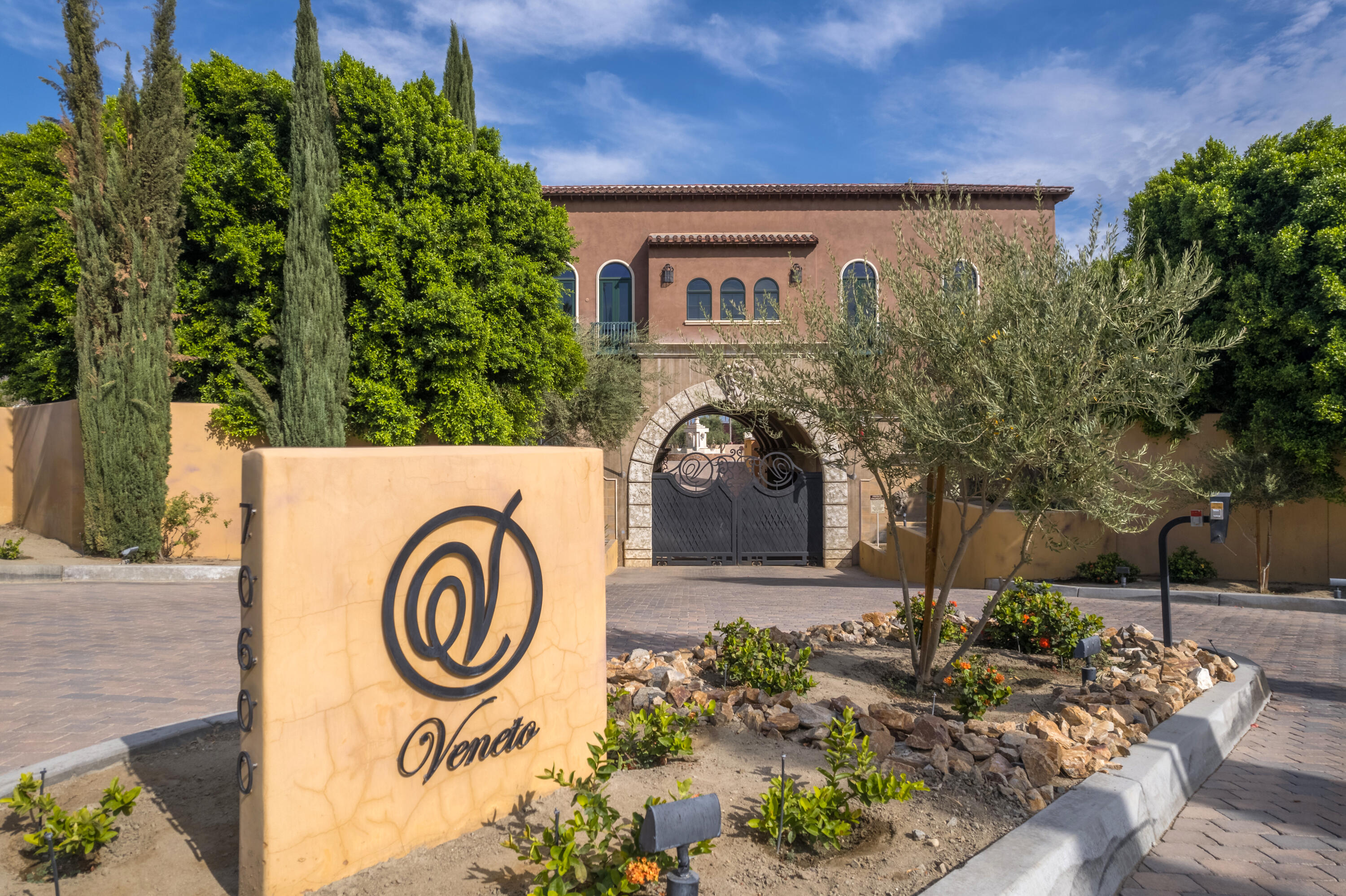115 Via Veneto Rancho Mirage, CA 92270 - Photo 2 of 64 Photo-2