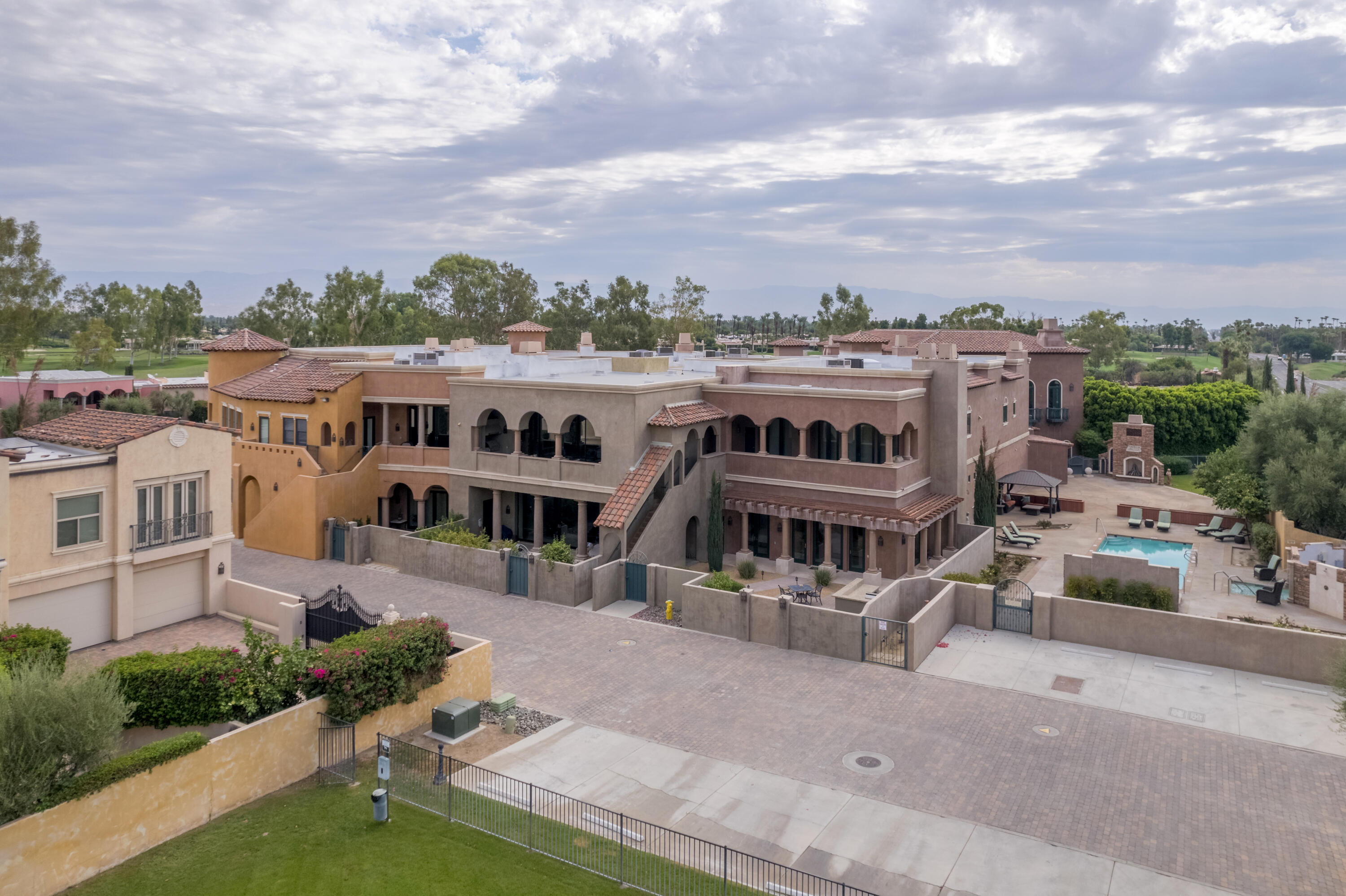 115 Via Veneto Rancho Mirage, CA 92270 - Photo 8 of 64 Photo-8