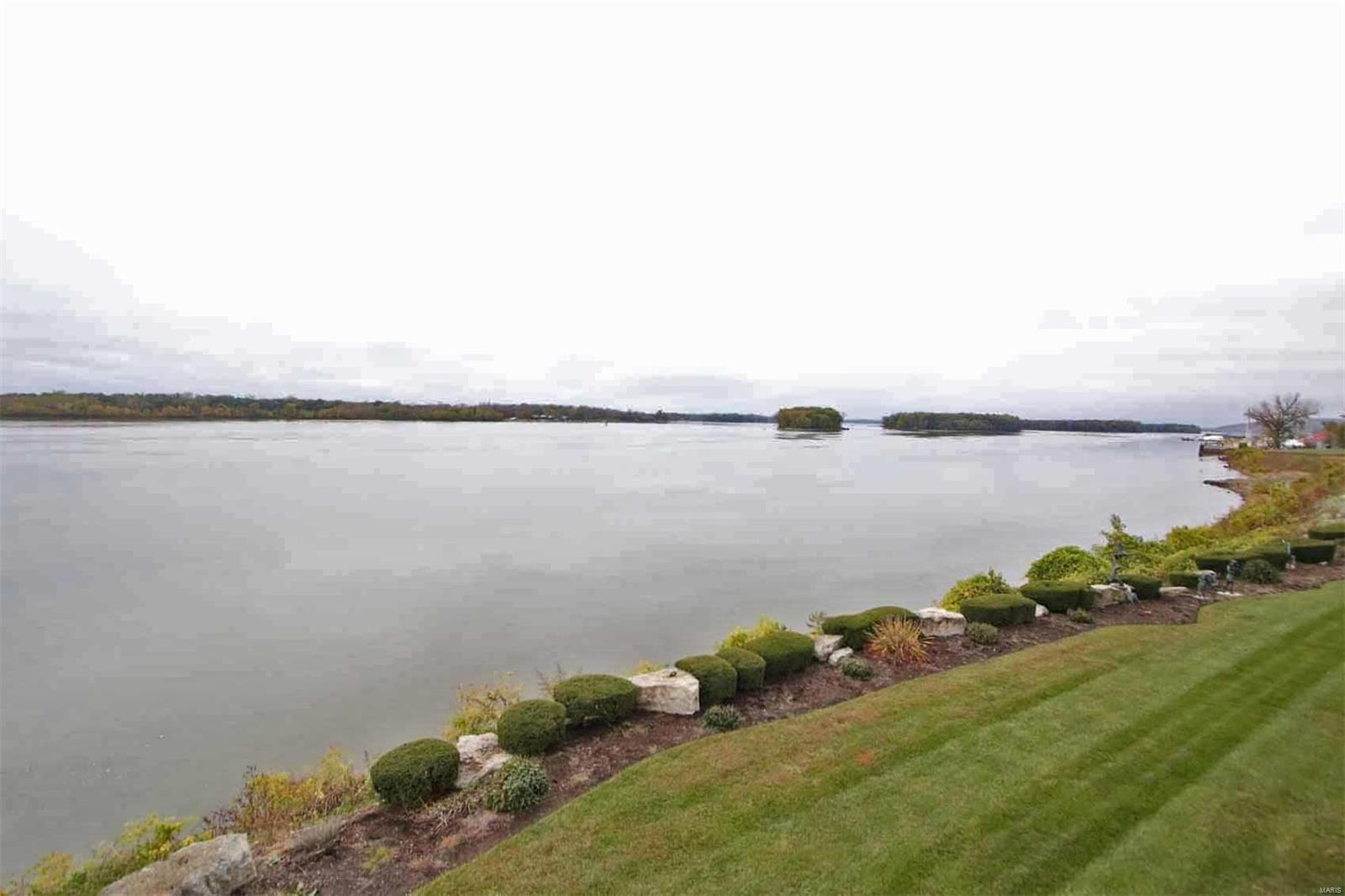 811 Wind Rivers Drive, Unit B Grafton, IL 62037 - Photo 39 of 43 Gallery Image 39