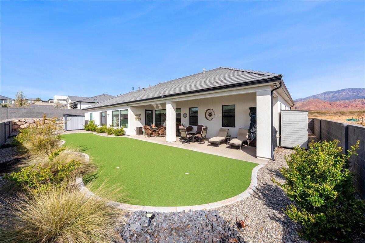719 Scenario Street Washington, UT 84780 - Photo 60 of 72 Nine hole putting green
