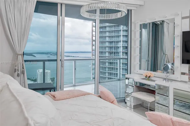$5,600 | 465 Brickell Avenue, Unit 4705, Miami, FL 33131