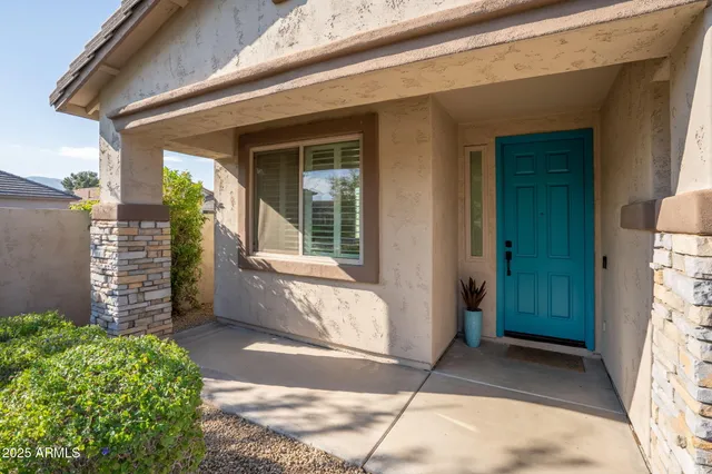 a view of entrance door of the house