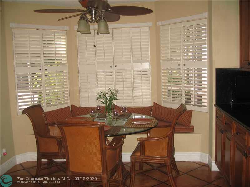 1207 Bayview Circle Weston, FL 33326 - Photo 5 of 15 Kitchen