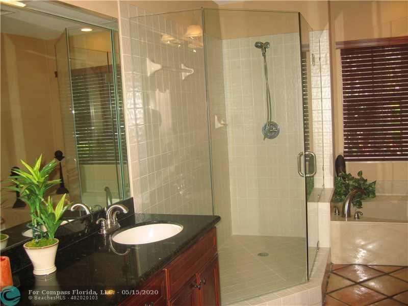 1207 Bayview Circle Weston, FL 33326 - Photo 10 of 15 Bathroom Master