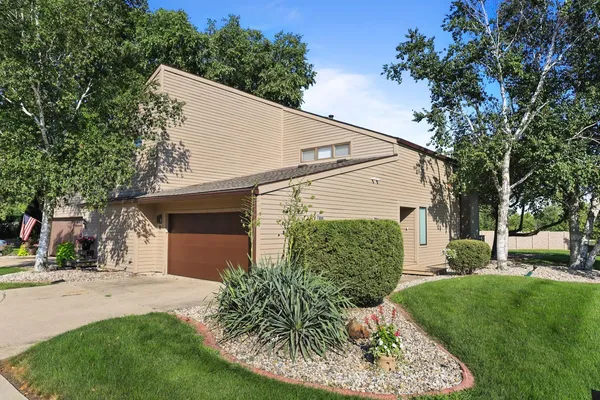 $275,000 | 16 Briar Hill Circle, Champaign, IL 61822