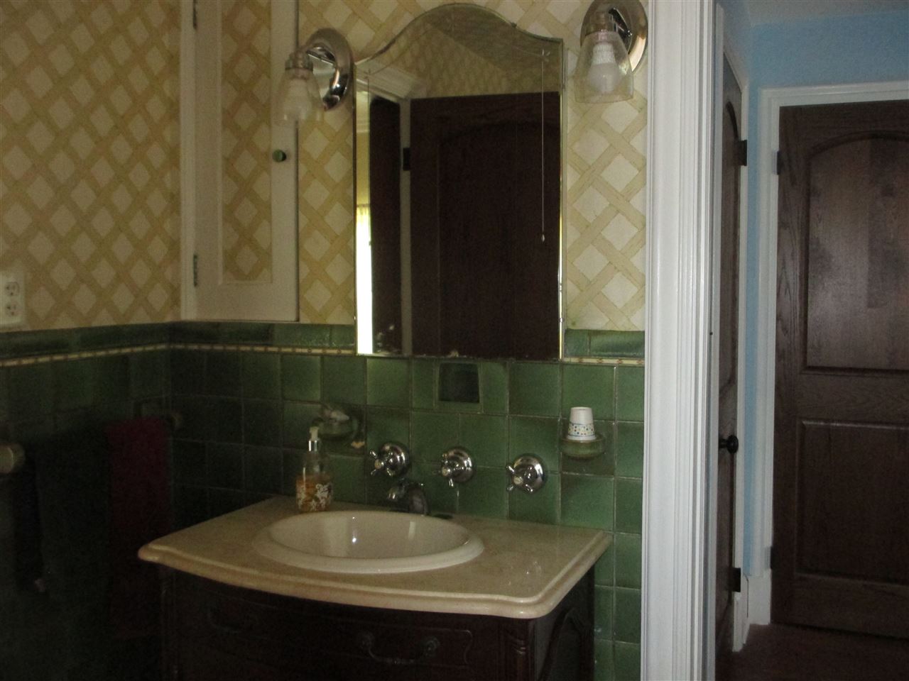 1909 Ramsay Boulevard Flint, MI 48503 - Photo 14 of 32 50018476-13.JPG