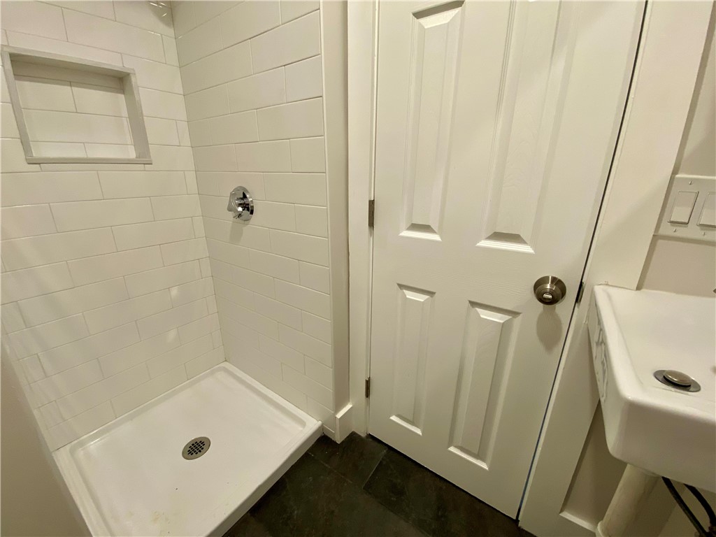 14 South Baptist Street Newport, RI 02840 - Photo 7 of 19