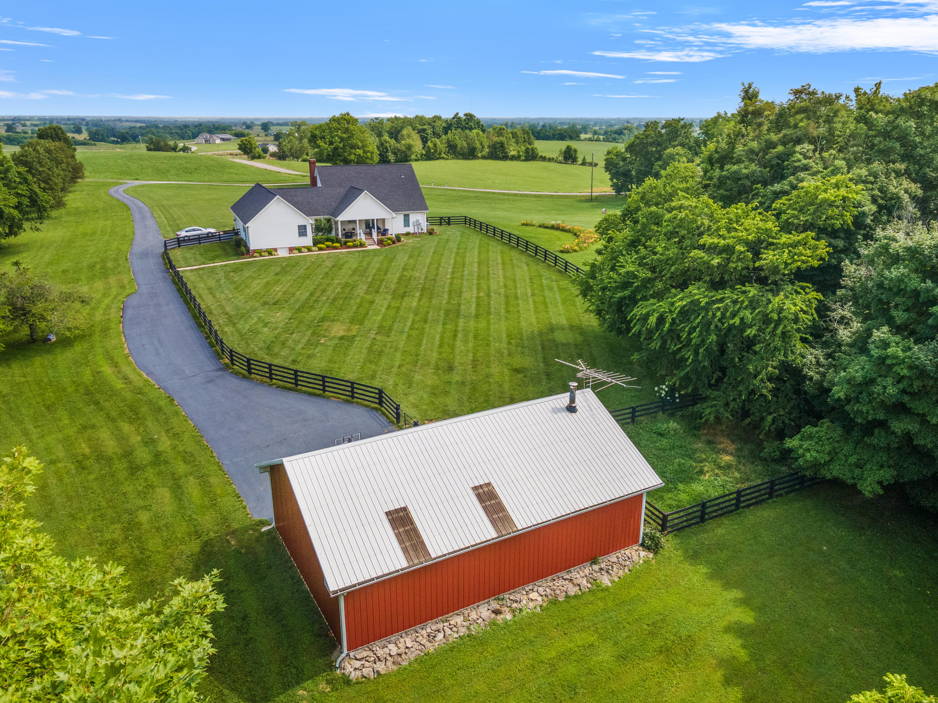 29 Rainbow Trce Road Lancaster, KY 40444 - Photo 2 of 49 7F9EFFBA-85A7-43D1-A155-926983E5D54A