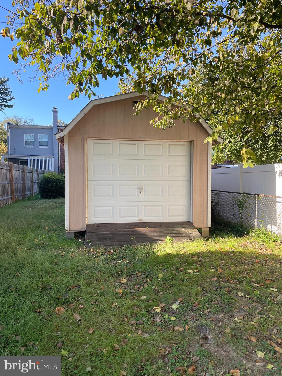 3018 M Place Southeast Washington, DC 20019 - Photo 9 of 9 a backyard of a house