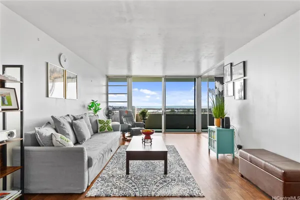 $449,000 | 1015 Ala Napunani Street, Unit 802, Honolulu, HI 96818
