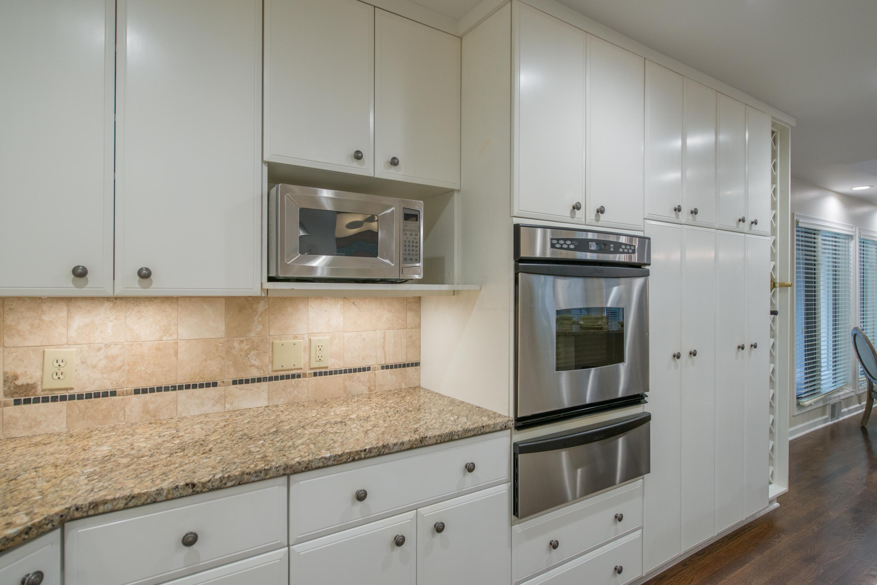 3040 Oakridge Road Columbus, OH 43221 - Photo 18 of 83