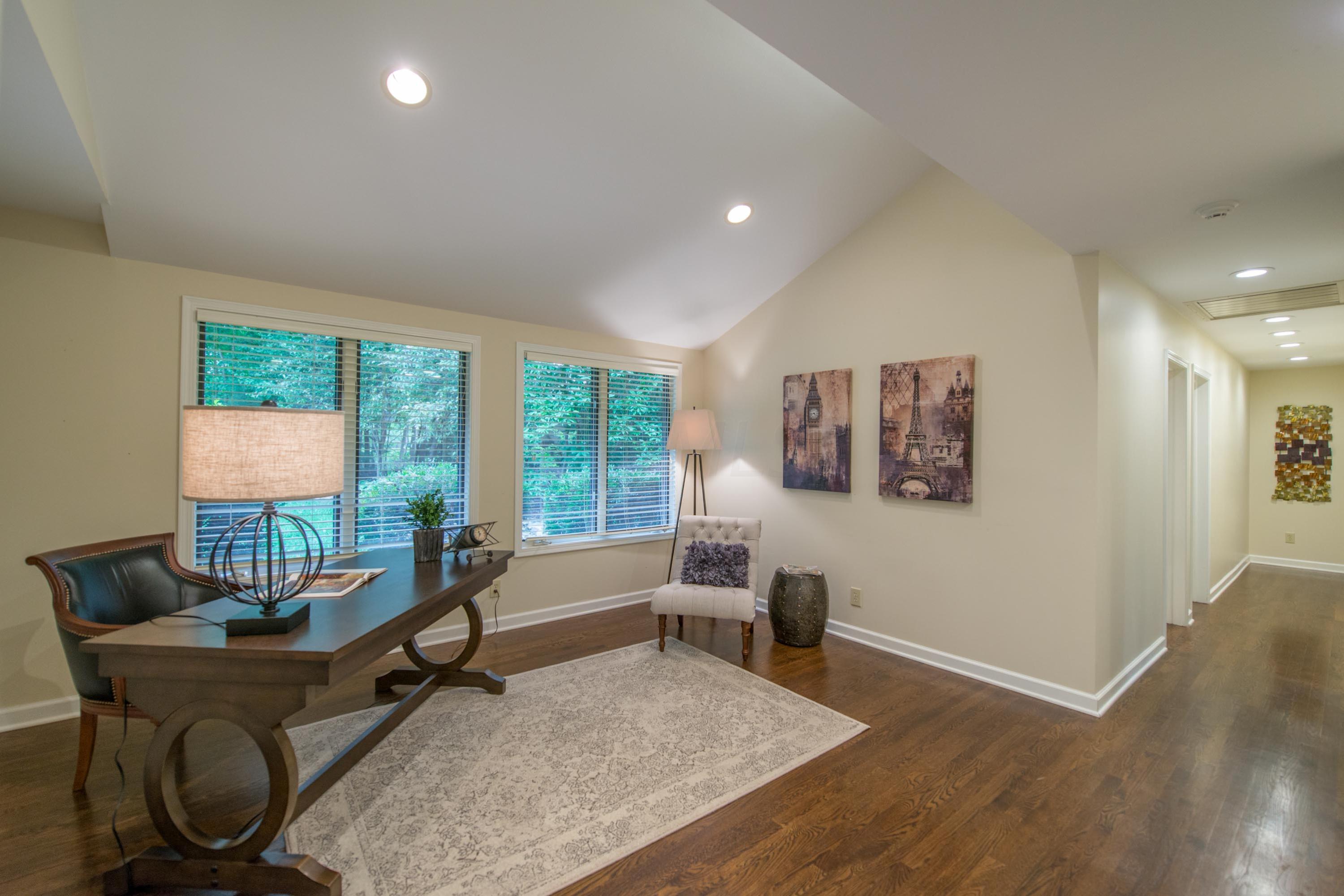 3040 Oakridge Road Columbus, OH 43221 - Photo 34 of 83