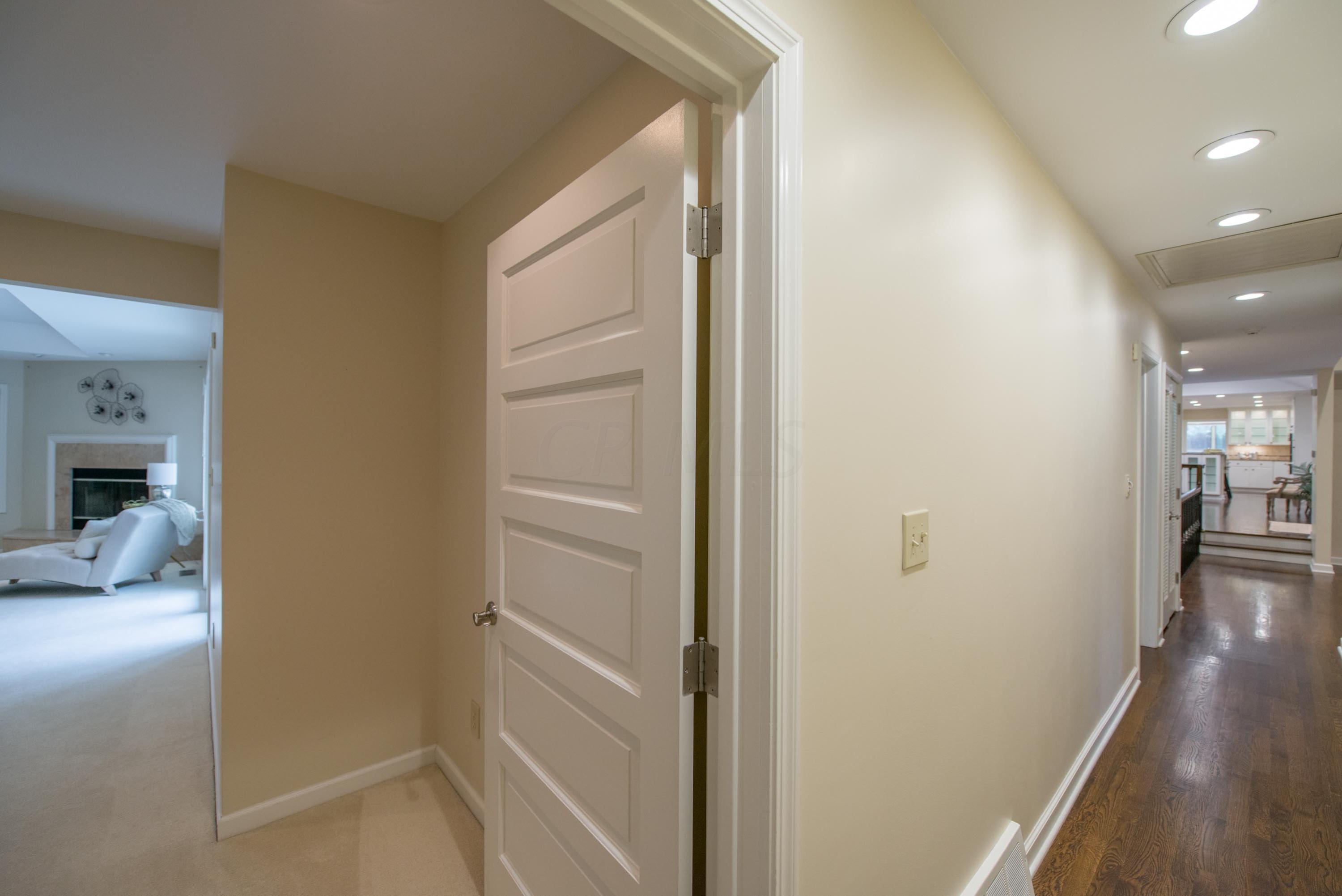 3040 Oakridge Road Columbus, OH 43221 - Photo 35 of 83
