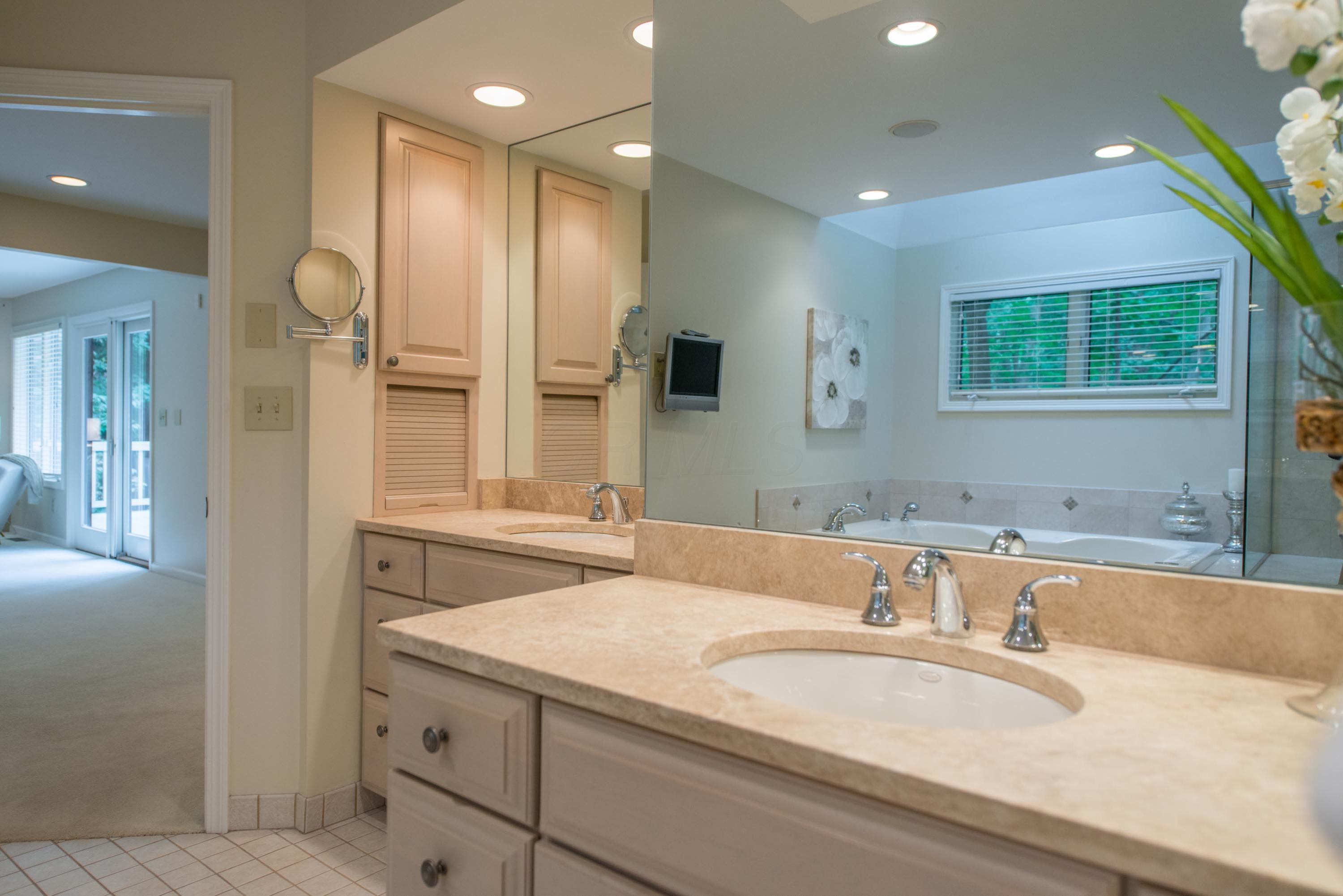 3040 Oakridge Road Columbus, OH 43221 - Photo 44 of 83