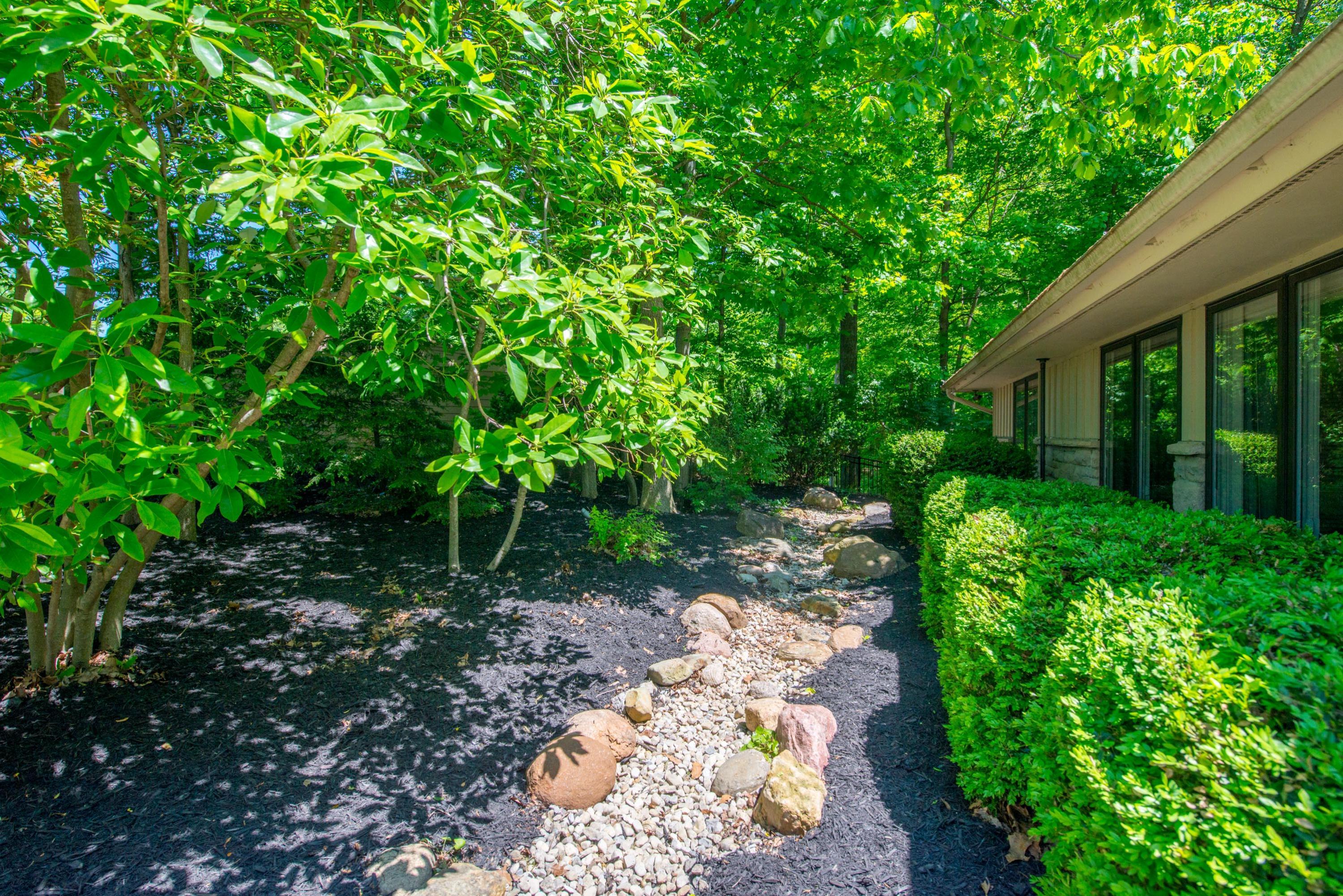 3040 Oakridge Road Columbus, OH 43221 - Photo 7 of 83
