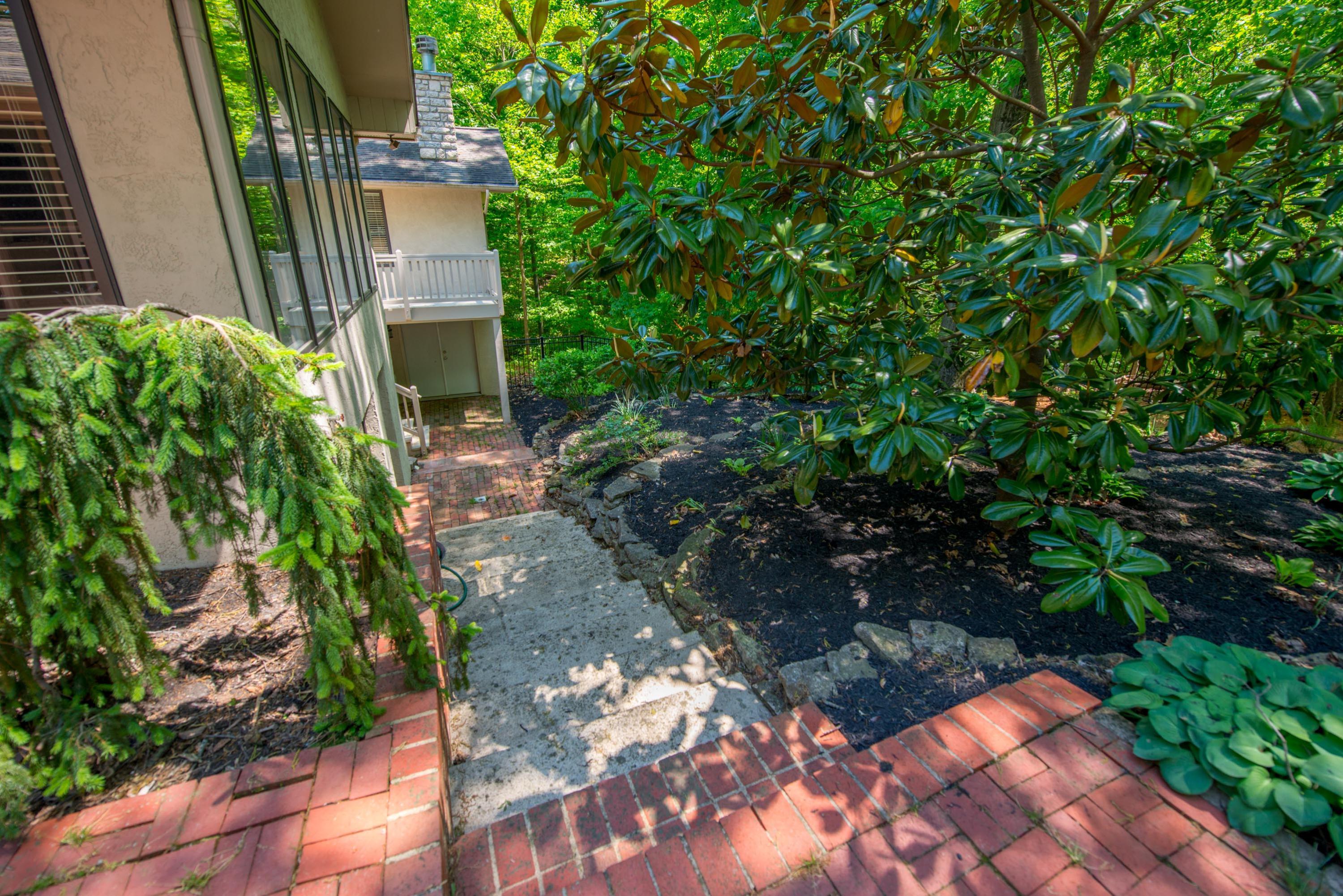 3040 Oakridge Road Columbus, OH 43221 - Photo 80 of 83
