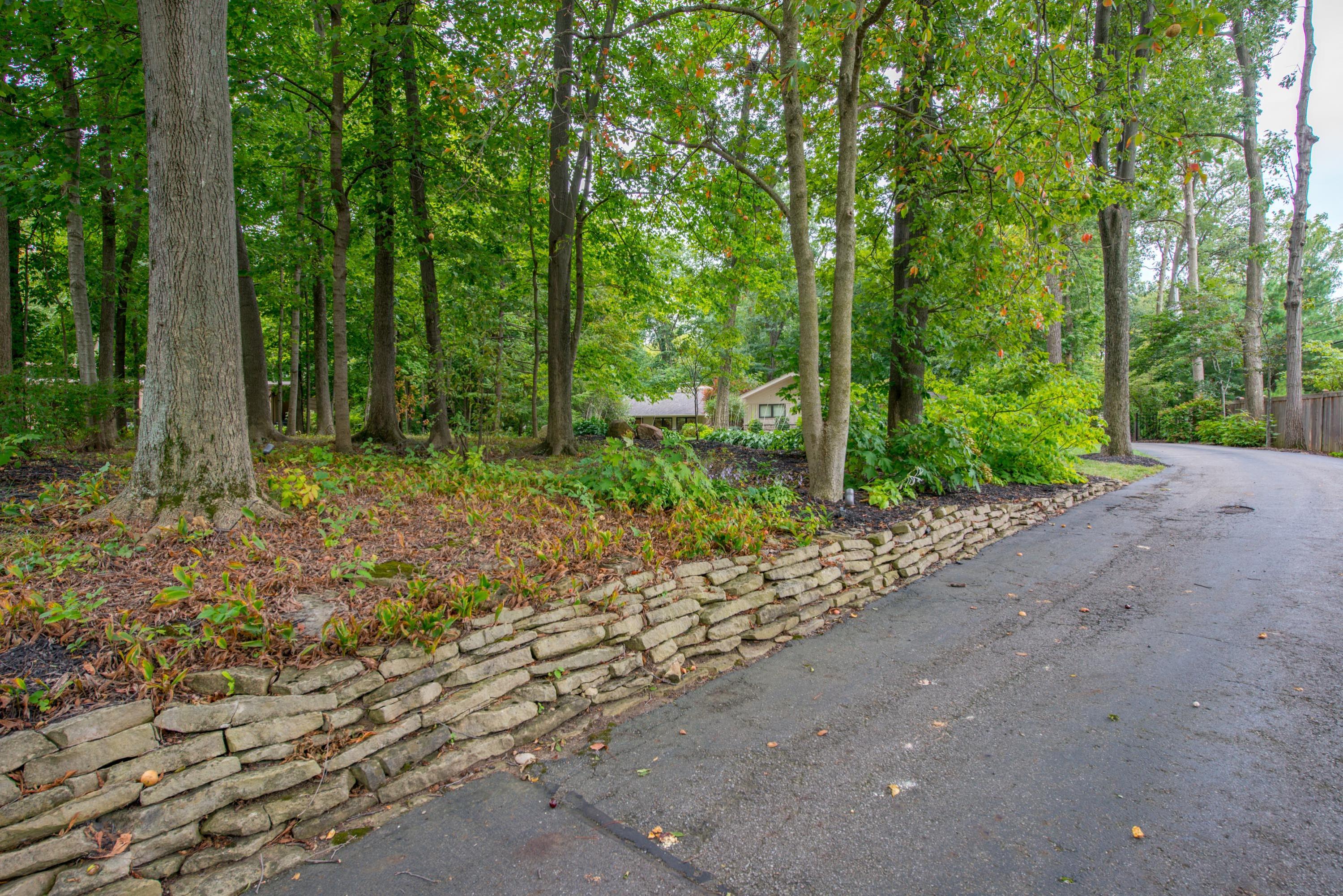 3040 Oakridge Road Columbus, OH 43221 - Photo 8 of 83