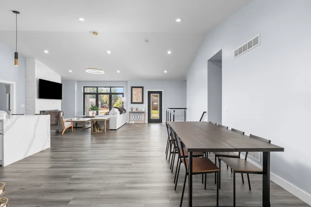 $675,000 | 383 Oakbrook Drive, Wisconsin Dells, WI 53965