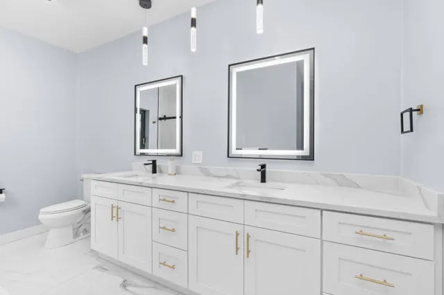 $675,000 | 383 Oakbrook Drive, Wisconsin Dells, WI 53965