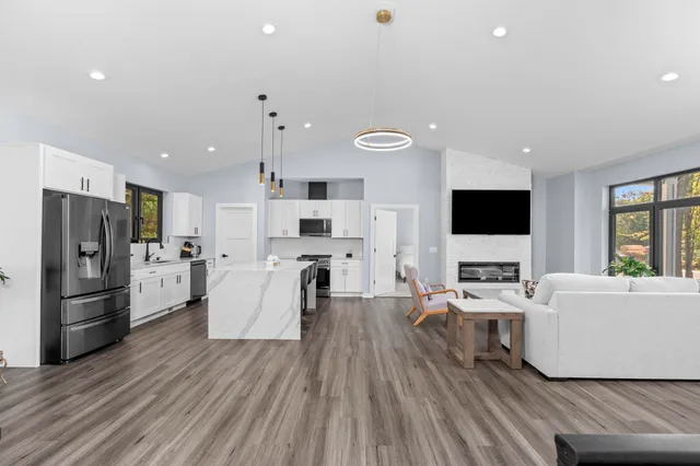 $650,000 | 383 Oakbrook Drive, Wisconsin Dells, WI 53965