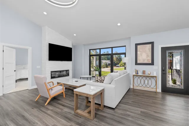 $675,000 | 383 Oakbrook Drive, Wisconsin Dells, WI 53965