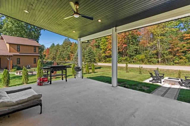 $675,000 | 383 Oakbrook Drive, Wisconsin Dells, WI 53965