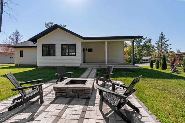 $675,000 | 383 Oakbrook Drive, Wisconsin Dells, WI 53965