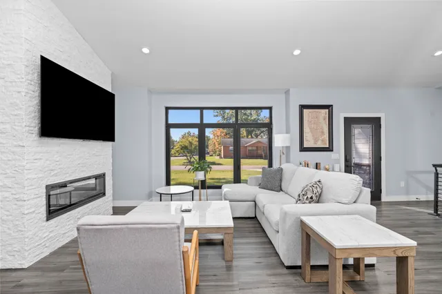 $650,000 | 383 Oakbrook Drive, Wisconsin Dells, WI 53965