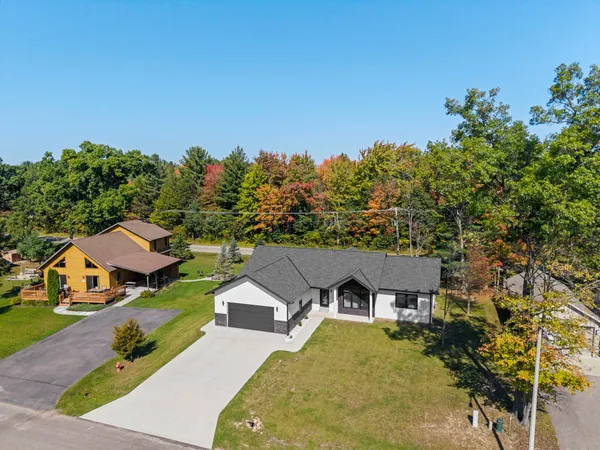 $640,000 | 383 Oakbrook Drive, Wisconsin Dells, WI 53965
