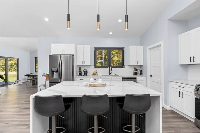 $650,000 | 383 Oakbrook Drive, Wisconsin Dells, WI 53965