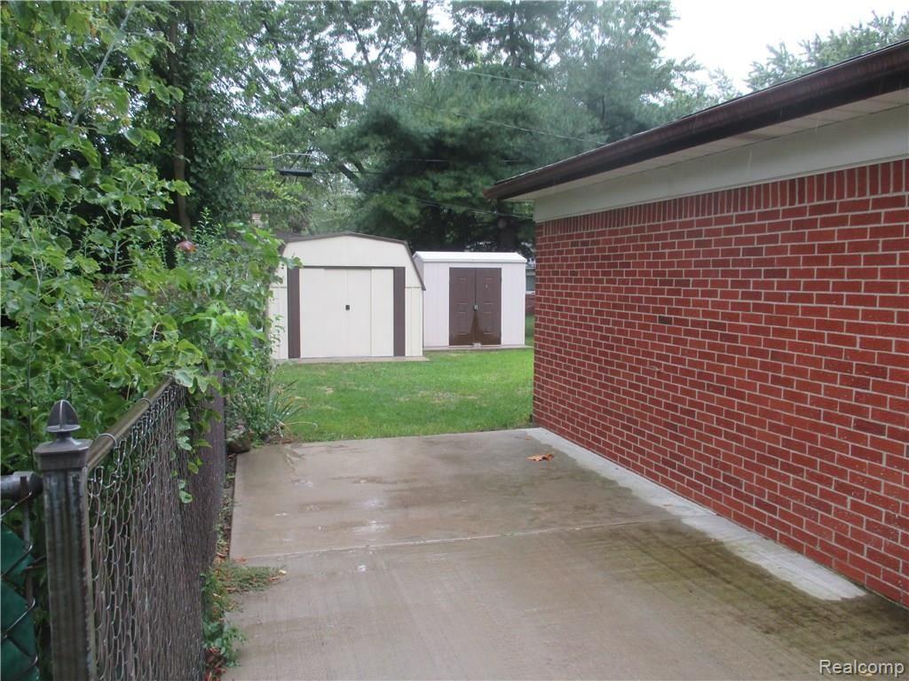 23134 Tuck Road Farmington, MI 48336 - Photo 15 of 15 Storage Shed
