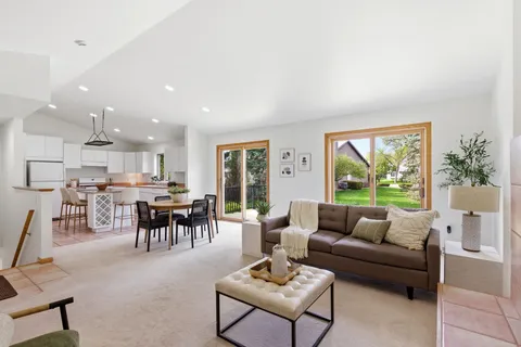 $500,000 | 9 Boothbay Circle, Madison, WI 53717