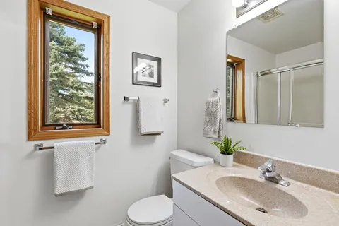 $500,000 | 9 Boothbay Circle, Madison, WI 53717